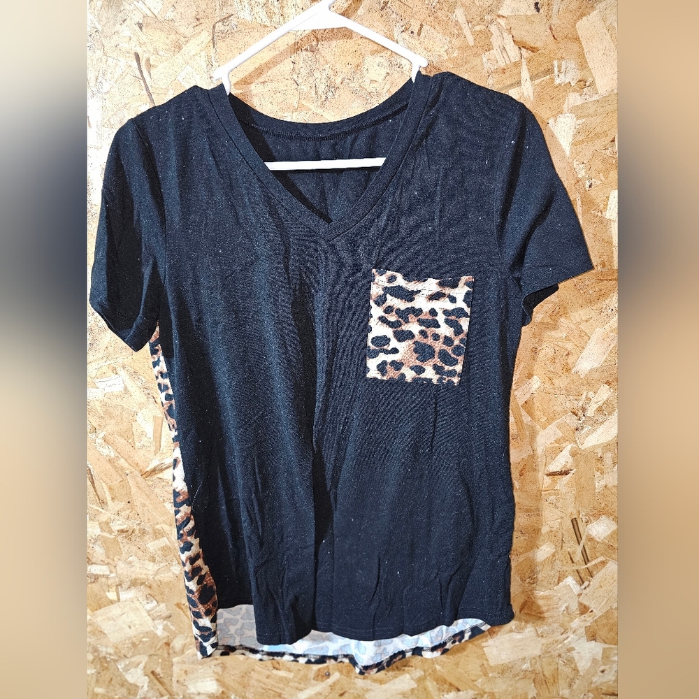 Leopard Print Pocket Black V-Neck Women's Top